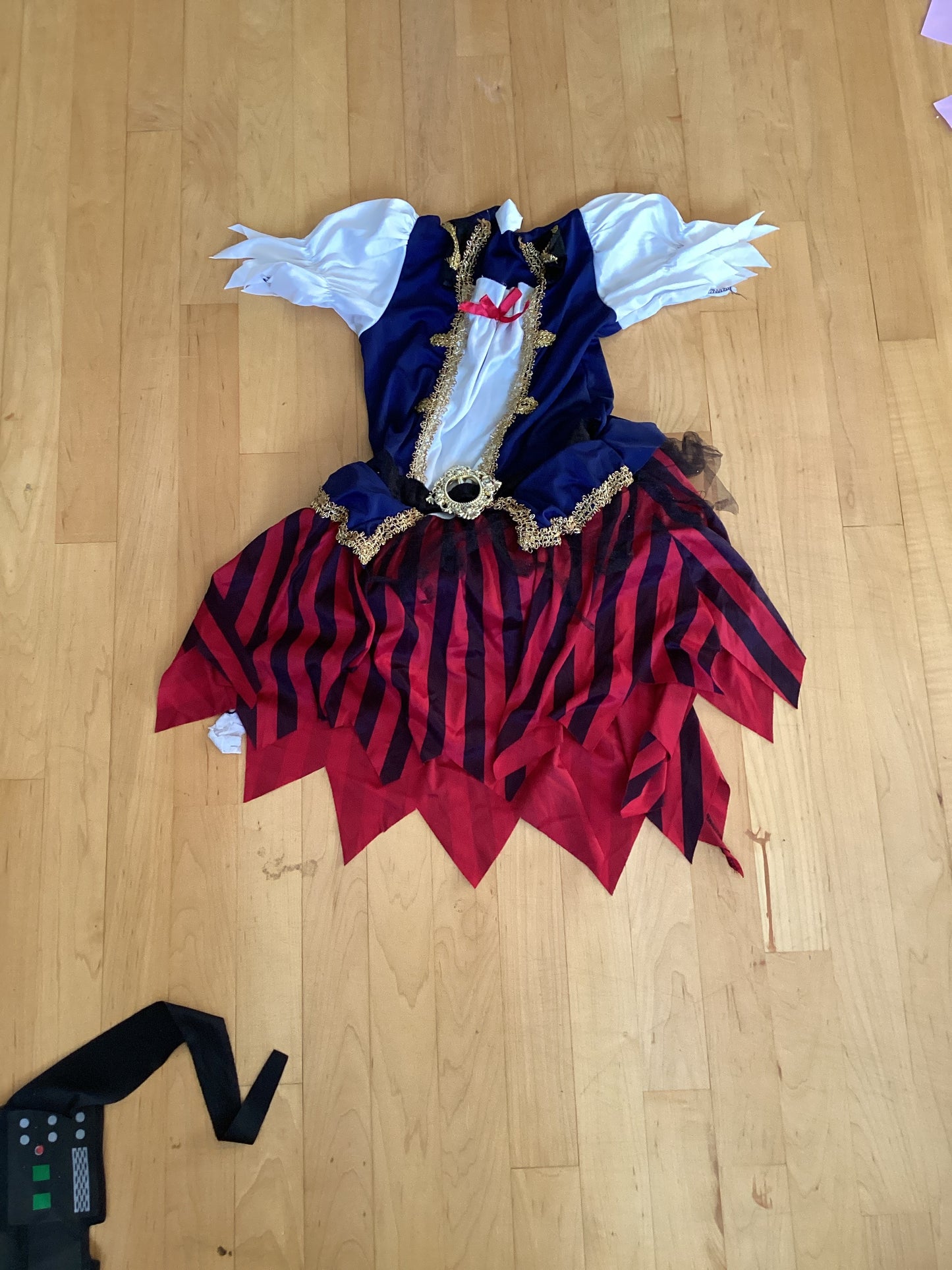 Pirate dress costume (4-5) Item #26