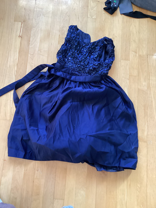 Navy blue dress costume (7-9) Item #23